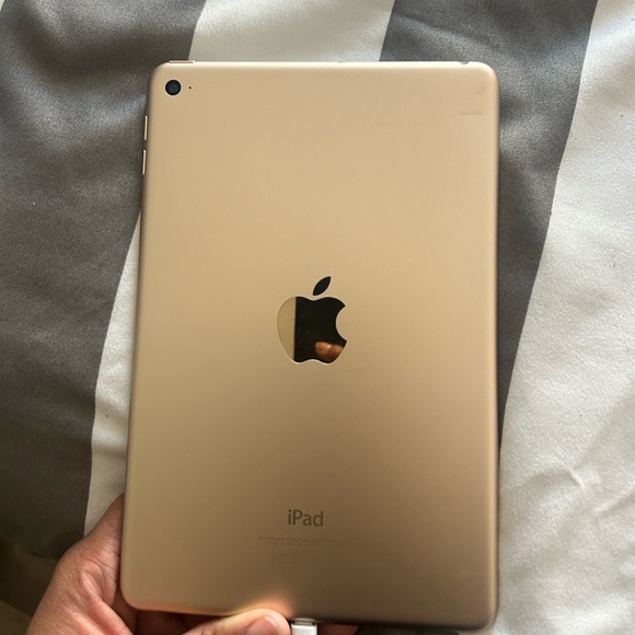 Apple iPad Mini 4 - Picture 2 of 4
